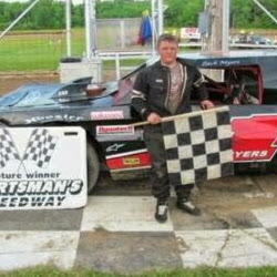 Zach Myers Photo 27