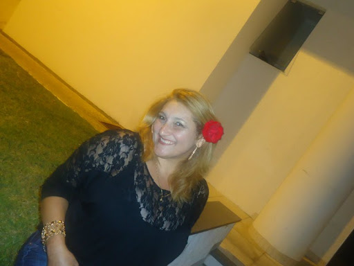 Heidy Santos Photo 20