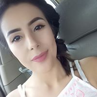 Elizabeth Olivas Photo 22