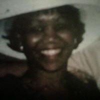 Tiffany Livingston Photo 8