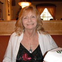 Elizabeth Carrier Photo 5