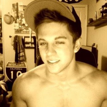 Justin Rowe Photo 28