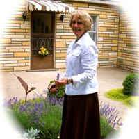 Nancy Schick Photo 15