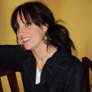 Debbie Quintero Photo 33