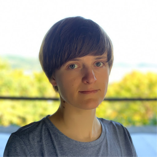 Julia Schwarz Photo 19