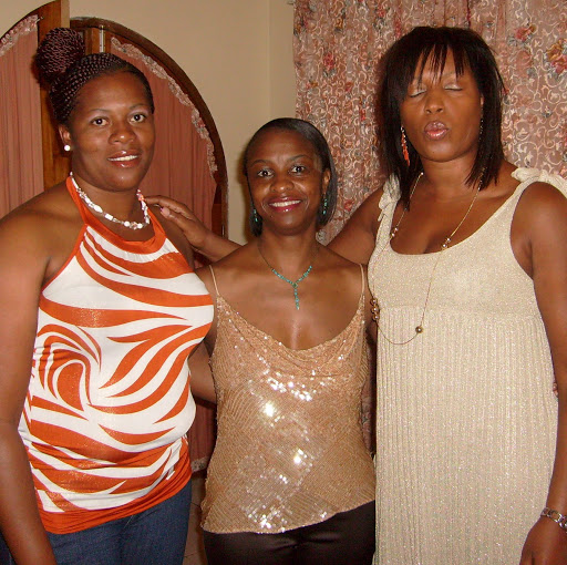 Andrea Linton Photo 14