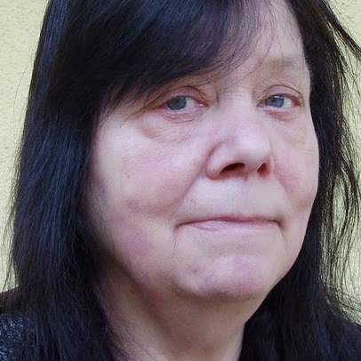 Christine Ritter Photo 12