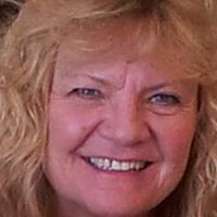 Debbie Reichert Photo 15