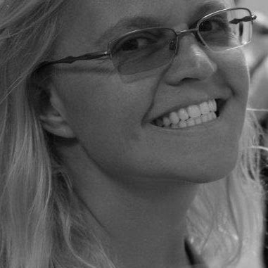 Julie Thomas Photo 11
