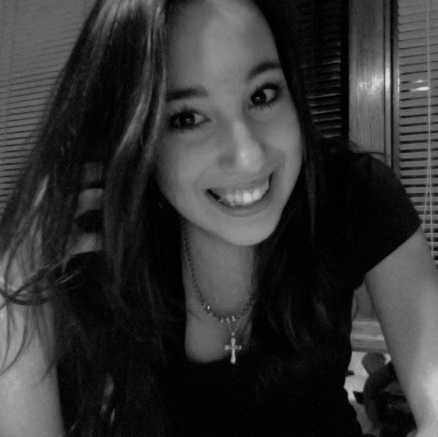 Elizabeth Calderon Photo 27