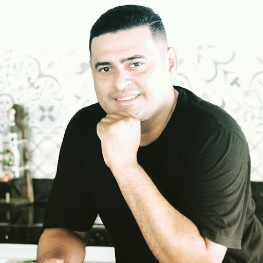 David Medeiros Photo 16