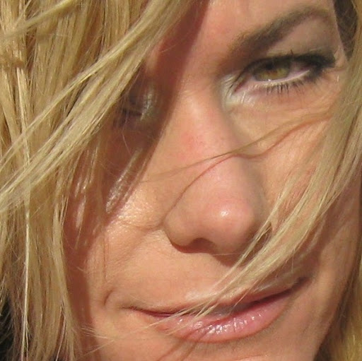 Shelly Cox Photo 44