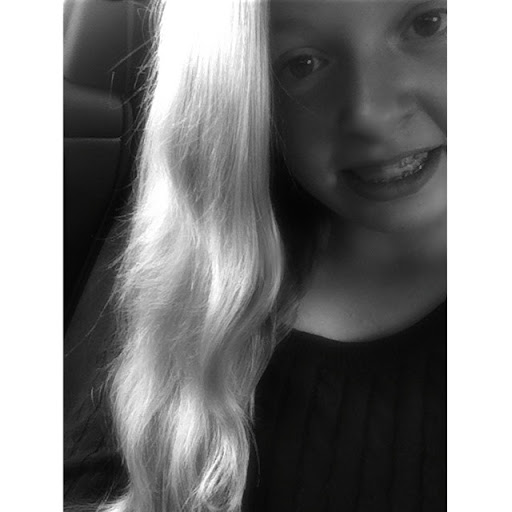 Megan Reilly Photo 37