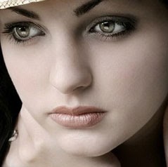 Julia Hannah Photo 6
