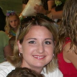 Elizabeth Stephens Photo 38