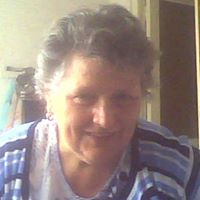 Elizabeth Plummer Photo 34
