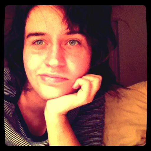 Laura Barrett Photo 6