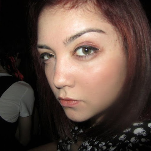 Emma Hunt Photo 17
