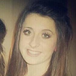 Holly Andrews Photo 33