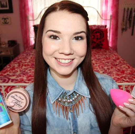 Lindsay Foster Photo 11