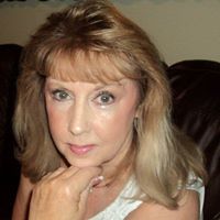 Christine Vinson Photo 30