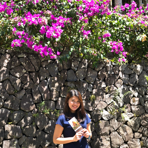 Christine Flores Photo 34