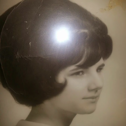 Maxine Dunn Photo 19