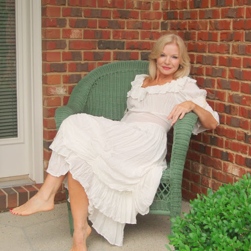 Rebecca Morgan Photo 29