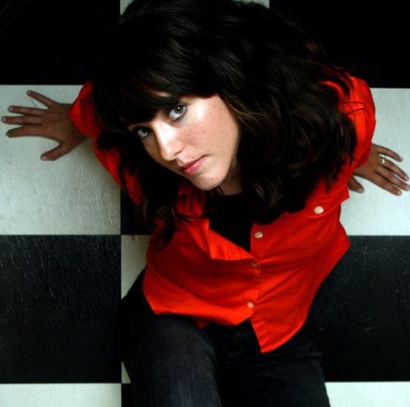 Renee Thompson Photo 23