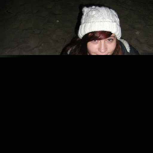 Aimee Bates Photo 4