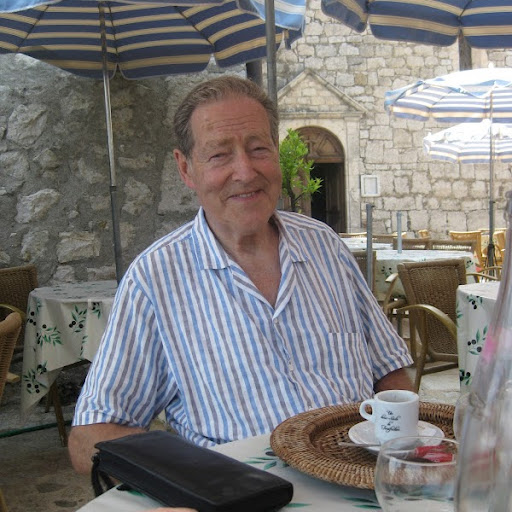 Robin Mills Photo 30