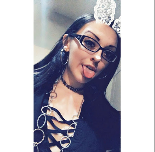Cassandra Chambers Photo 29