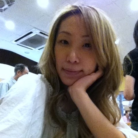 Lili Liu Photo 23
