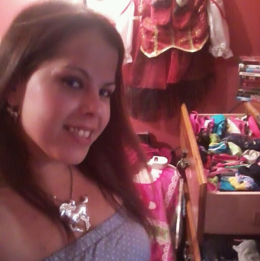 Danielle Hemphill Photo 19