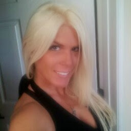 Stephanie Hood Photo 16