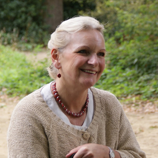 Jayne Perkins Photo 23