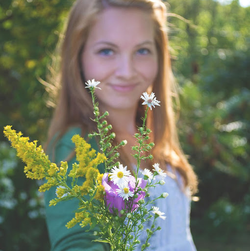 Danielle Schaeffer Photo 26
