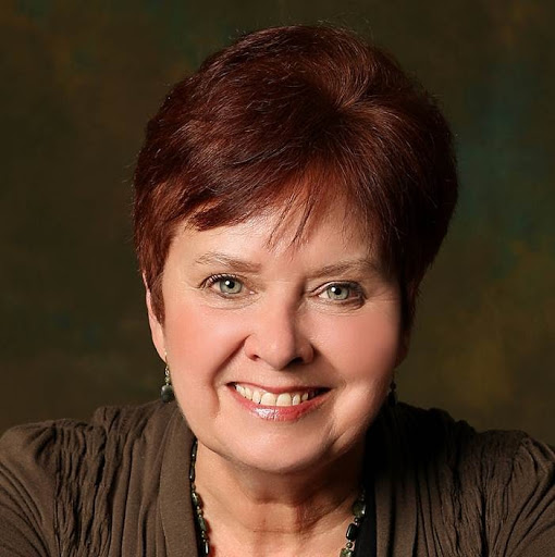 Lynn Russell Photo 16