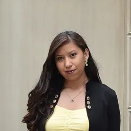 Erika Pineda Photo 31