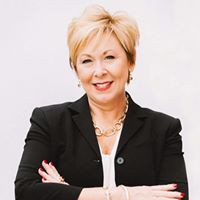 Robyn Fain Photo 1
