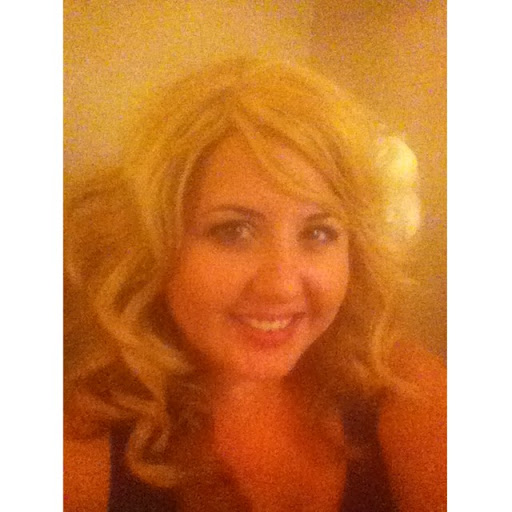 Amanda Hendricks Photo 35