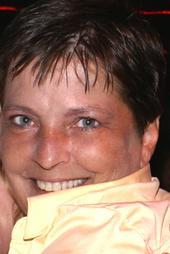 Stephanie Applegate Photo 13