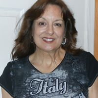 Laura Holman Photo 45