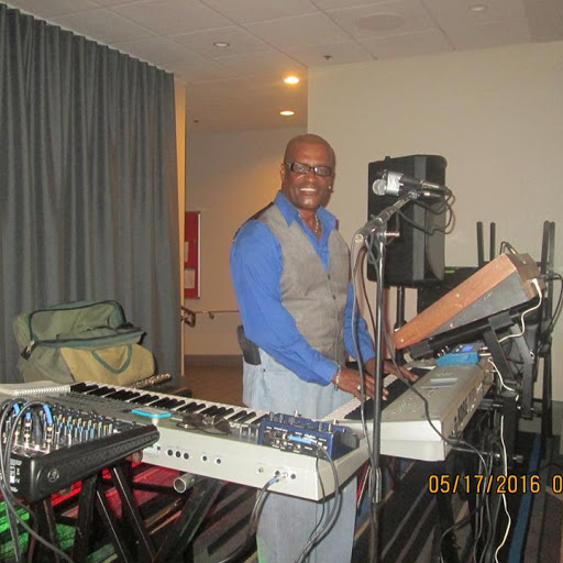 Ronald Matthews Photo 25