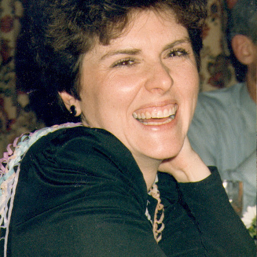 Paula Gray Photo 35