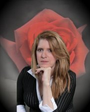 Kelly Thompson Photo 39