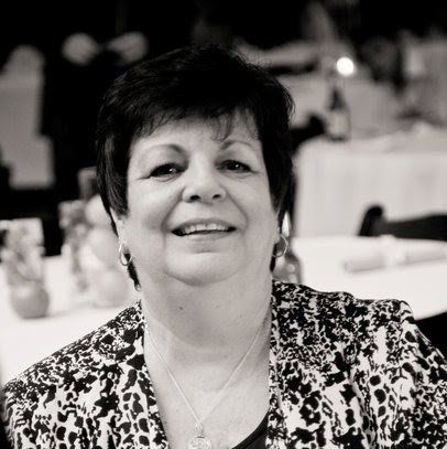 Linda Chamberlain Photo 35