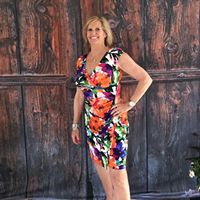 Julie Barringer Photo 6