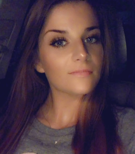 April Davis Photo 22