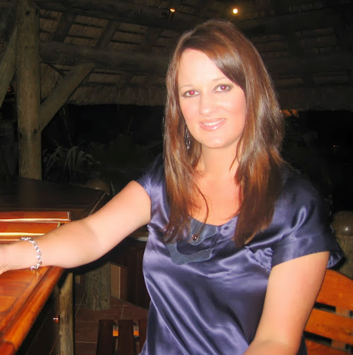 Suzanne Dickinson Photo 30
